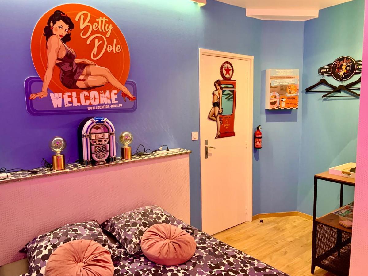 Nos Studios Au Centre Ville A Доль Екстер'єр фото